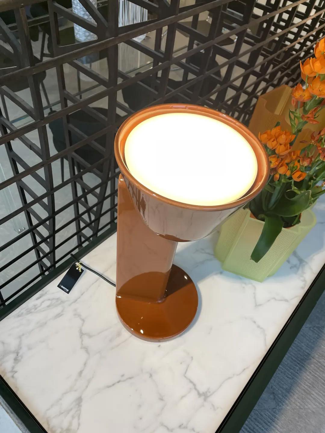 lampada-flos-ceramique-up-eu-rosso-compresa-lampadina-1_125194