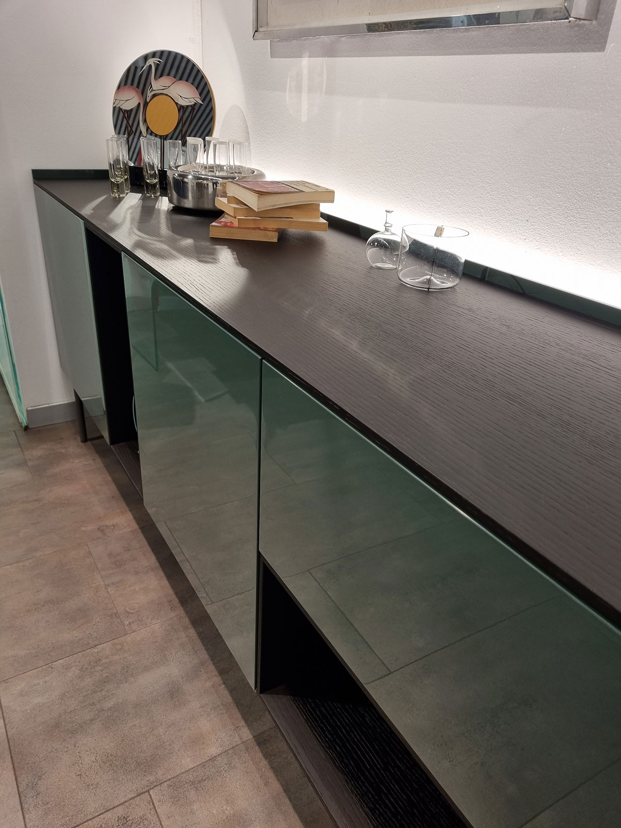 madia-in-rovere-e-laccato-lucido-della-lema-1_119600