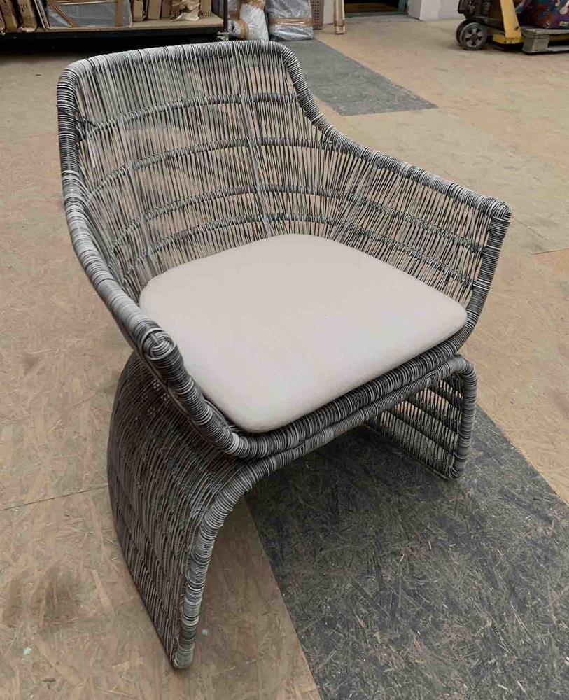 sedia_con_braccioli_crinoline_outdoor_bb_italia_35678