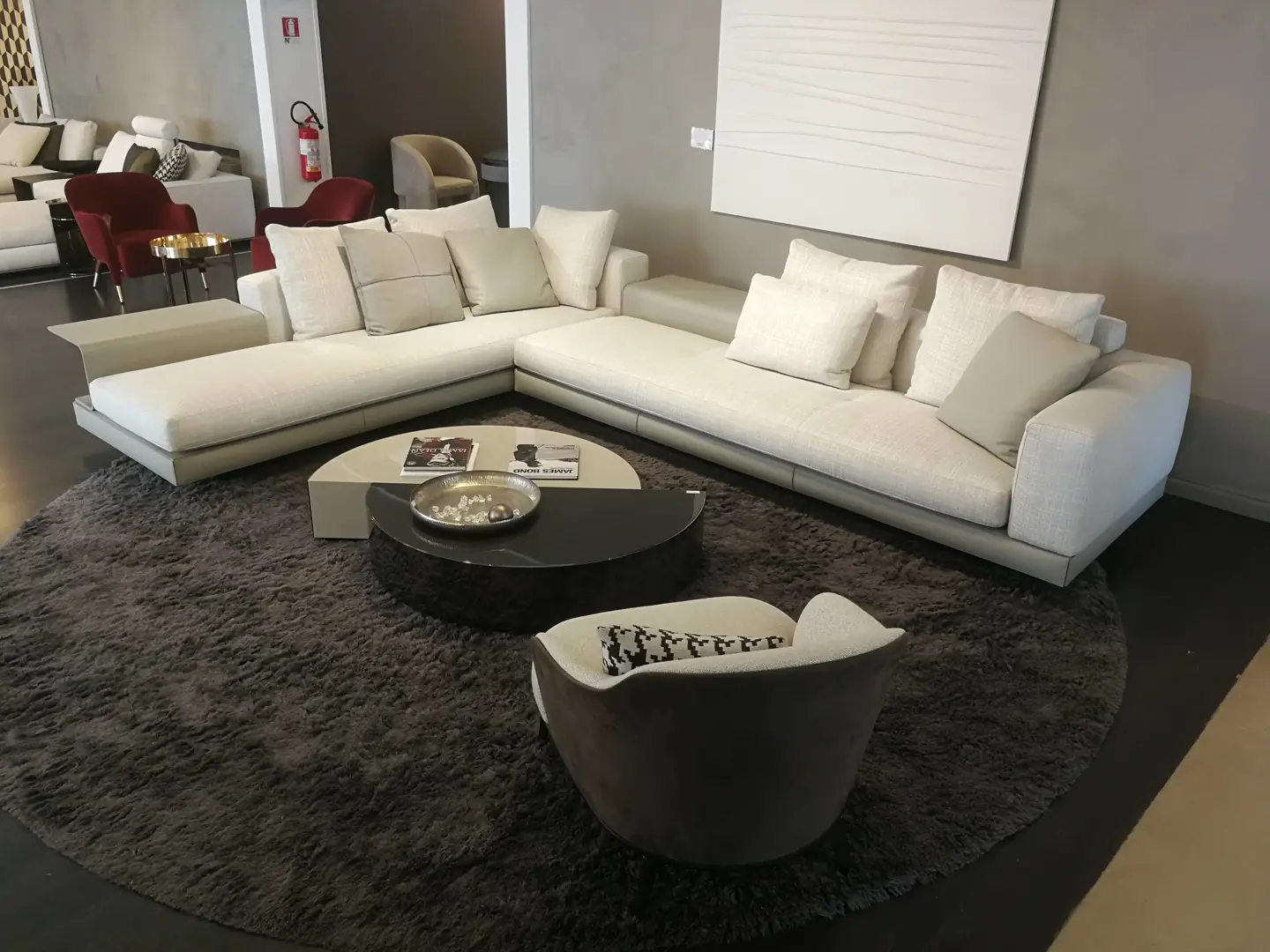 divano-minotti-connery_121796