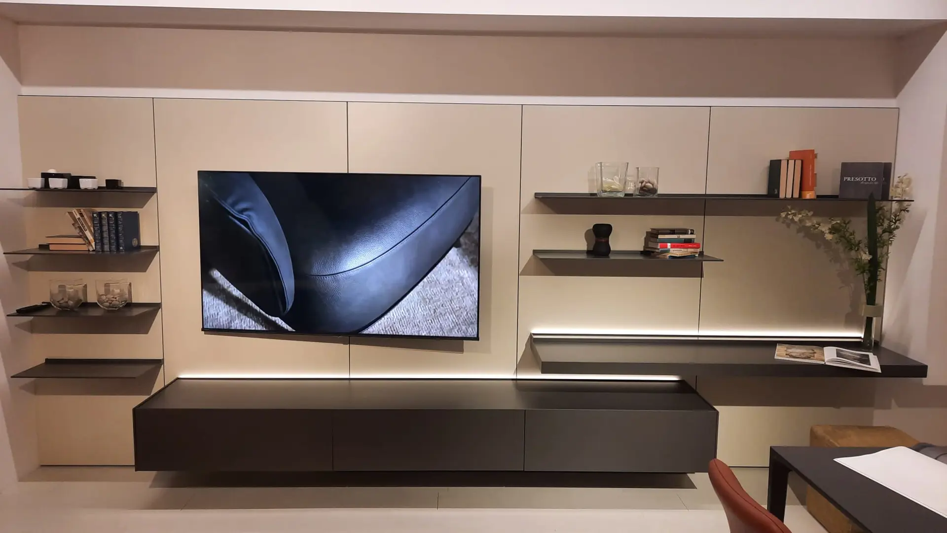 poliform-parete-code-1_130553